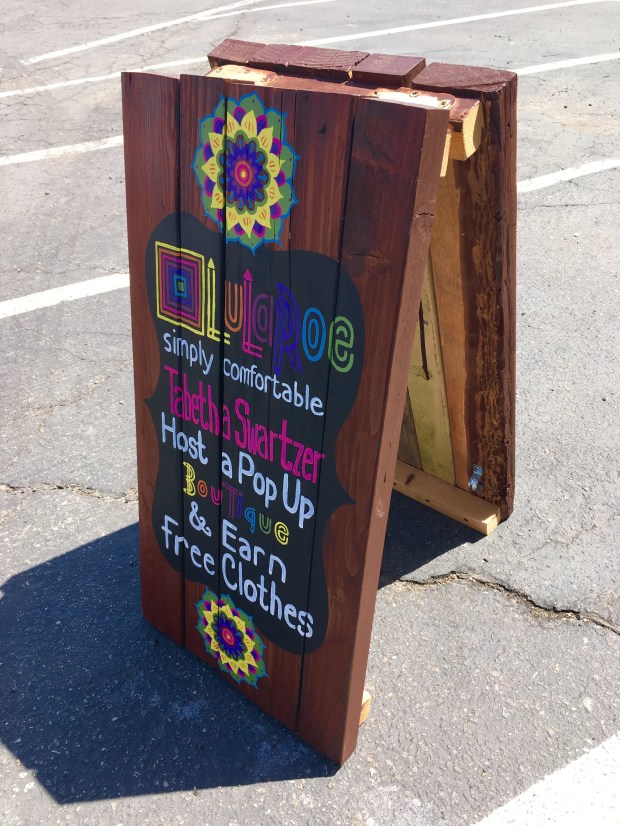 LulaRoe Pallet Wood Sign